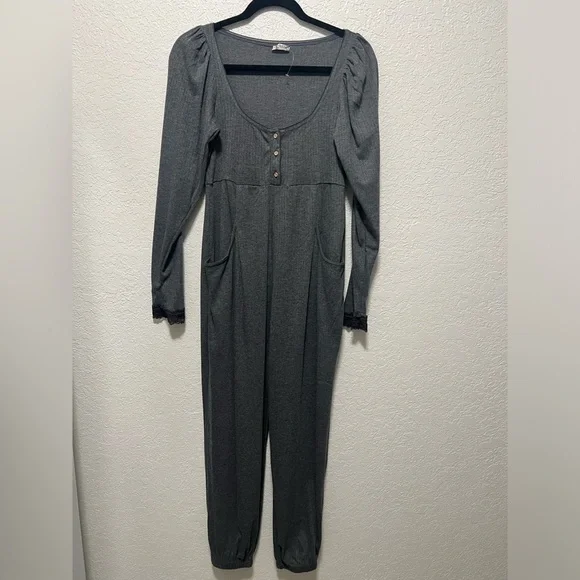 *NWOT* FREE PEOPLE ON POINT ROMPER - Picture 3 of 5